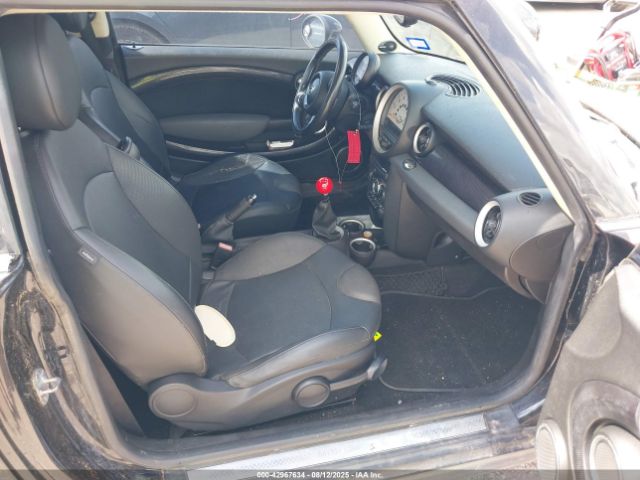 2011 MINI COOPER S WMWSV3C55BTY21581 Photo 4