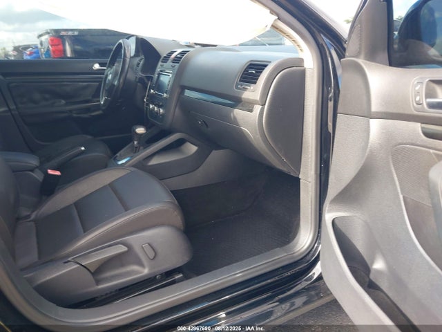 42967690 :رقم المزاد ، 3VWRX7AJ6AM030800 vin ، 2010 Volkswagen Jetta Se مزاد بيع