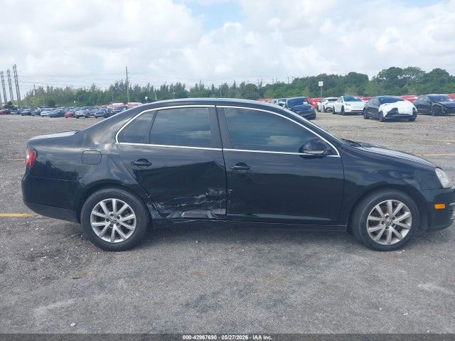 42967690 :رقم المزاد ، 3VWRX7AJ6AM030800 vin ، 2010 Volkswagen Jetta Se مزاد بيع