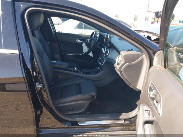 W1NTG4GB9LU029977 Mercedes-Benz 270