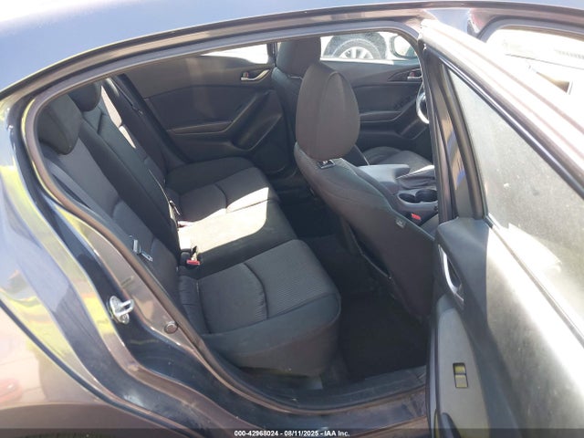 JM1BM1U75G1337732 Mazda pe