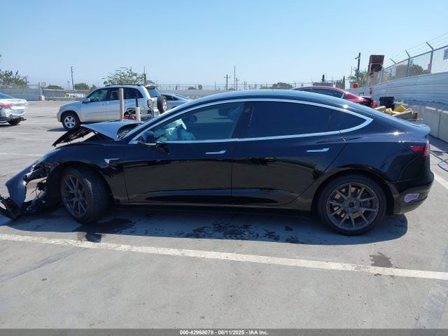 5YJ3E1EA8KF305031 Tesla MODEL 3