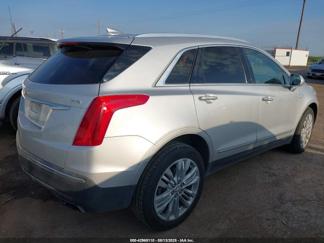 2018 CADILLAC XT5 1GYKNERS6JZ130027 Photo 3