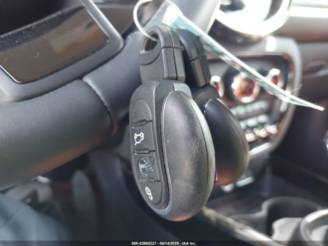 2023 MINI CLUBMAN WMWLV7C01P2T58707 Photo 10