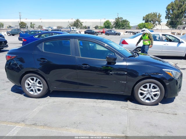 3MYDLBZV2GY126042 Scion p5v