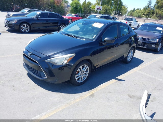 3MYDLBZV2GY126042 Scion p5v