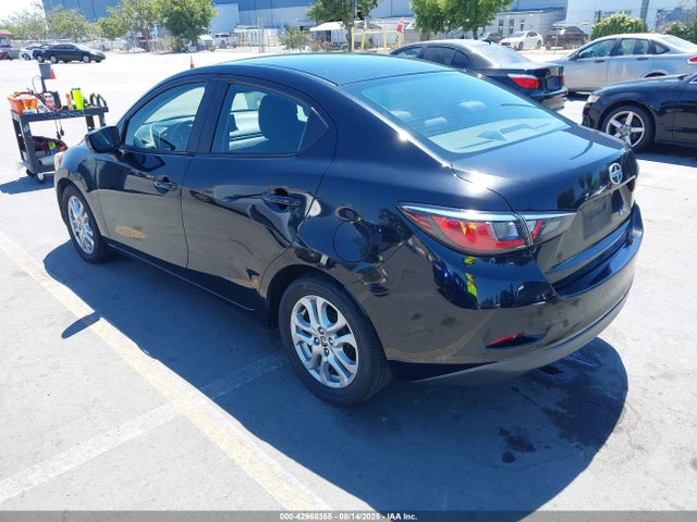 3MYDLBZV2GY126042 Scion p5v