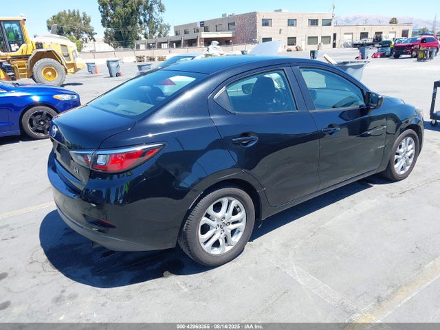 3MYDLBZV2GY126042 Scion p5v
