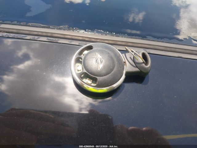 2010 MINI COOPER WMWMF3C50ATZ62112 Photo 10