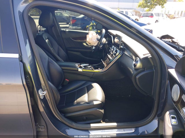 55SWF6GB6FU028963 Mercedes-Benz C-Class