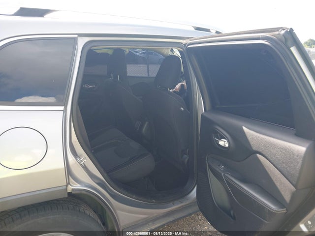 Jeep Cherokee 2016 1C4PJLCB0GW265079 Image 8