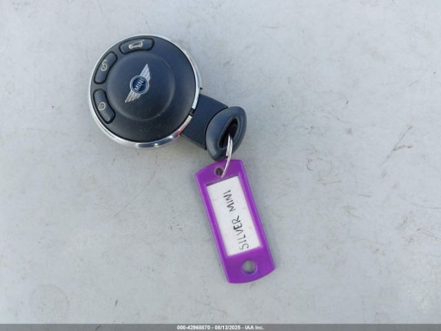 2010 MINI COOPER S WMWMS3C58ATZ85472 Photo 10