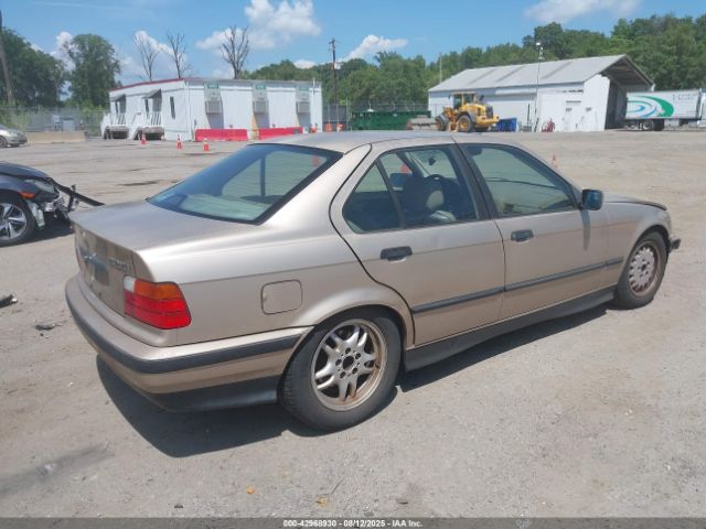 1994 BMW 325 WBACB4320RFL17778 Photo 3