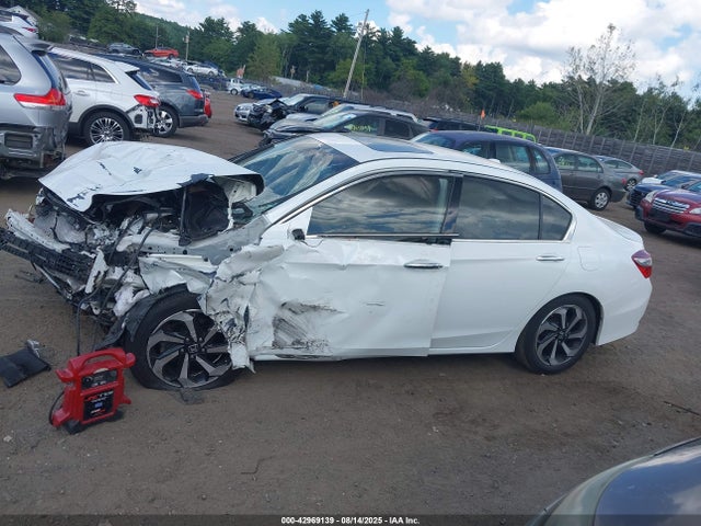 Honda j35y1 2016 1HGCR3F85GA002527 Image 14