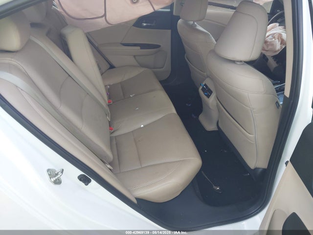 Honda j35y1 2016 1HGCR3F85GA002527 Image 8