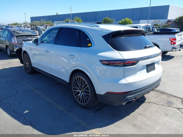 2019 PORSCHE CAYENNE E-HYBRID WP1AE2AY3KDA50682 Photo 2
