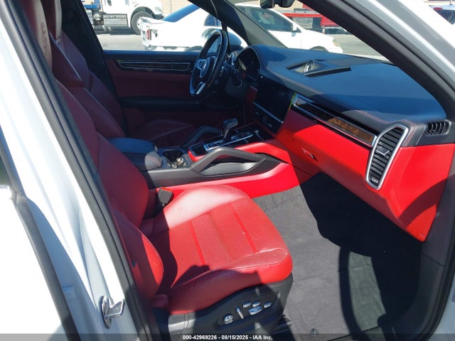 2019 PORSCHE CAYENNE E-HYBRID WP1AE2AY3KDA50682 Photo 4