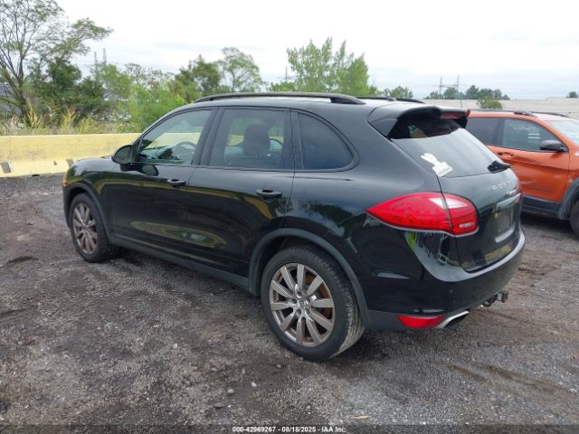 2013 PORSCHE CAYENNE WP1AA2A24DLA08375 Photo 2