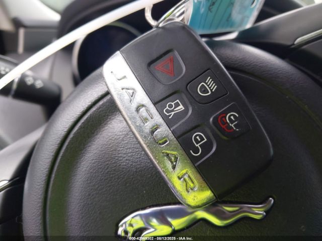 2017 JAGUAR XE SAJAE4BGXHA963891 Photo 10