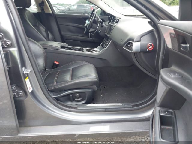 2017 JAGUAR XE SAJAE4BGXHA963891 Photo 4