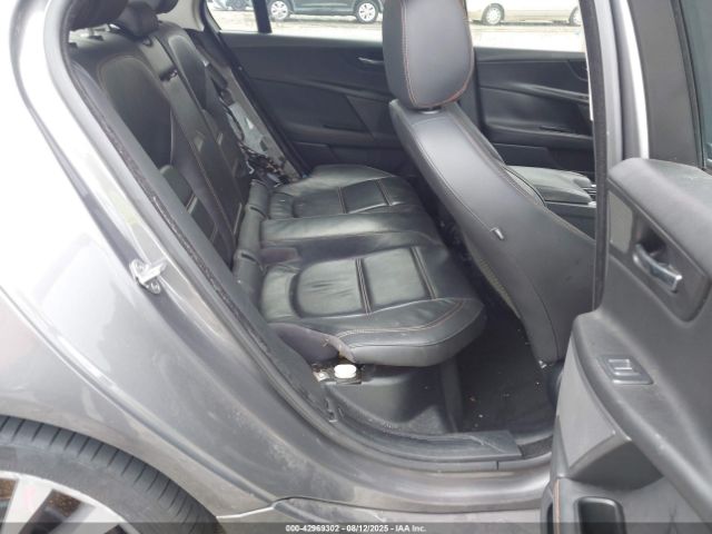 2017 JAGUAR XE SAJAE4BGXHA963891 Photo 7
