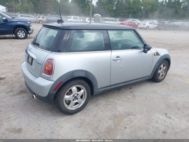 2010 MINI COOPER WMWMF3C58ATZ66375 Photo 3