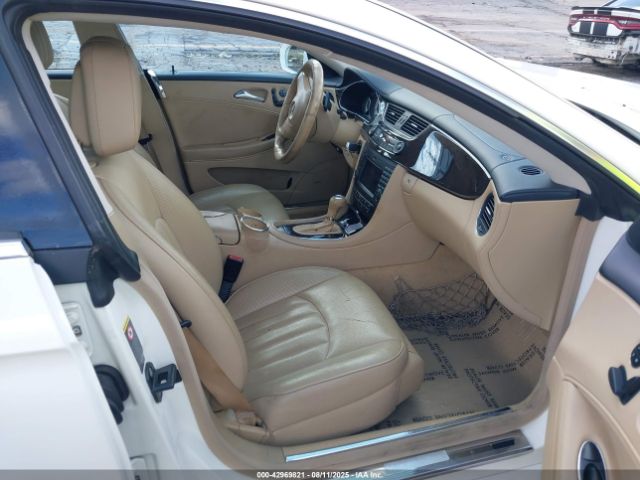 2011 MERCEDES-BENZ CLS 550 WDDDJ7CB8BA171036 Photo 4