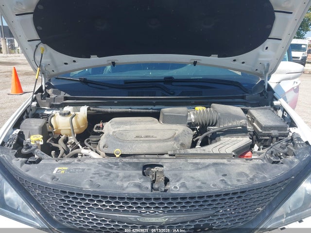 Chrysler Pacifica 2019 2C4RC1GG8KR668533 Image 10