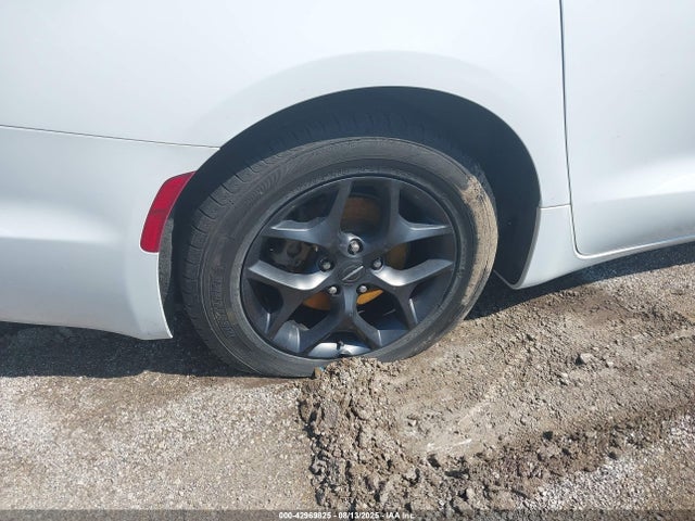 Chrysler Pacifica 2019 2C4RC1GG8KR668533 Image 18