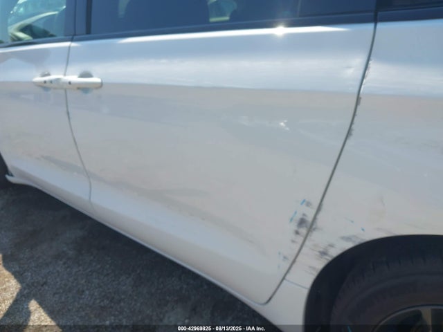 Chrysler Pacifica 2019 2C4RC1GG8KR668533 Image 20