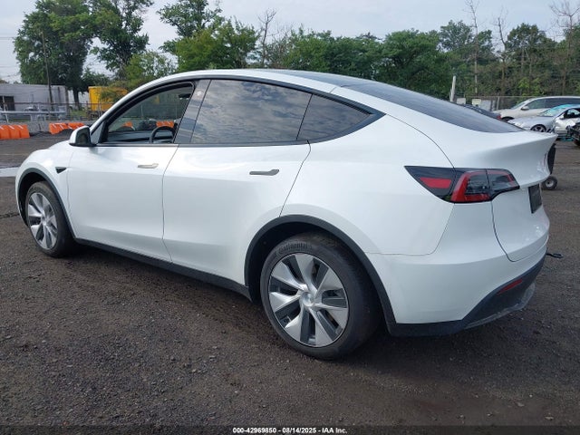 2023 TESLA MODEL Y 7SAYGDEE5PF633389 Photo 2