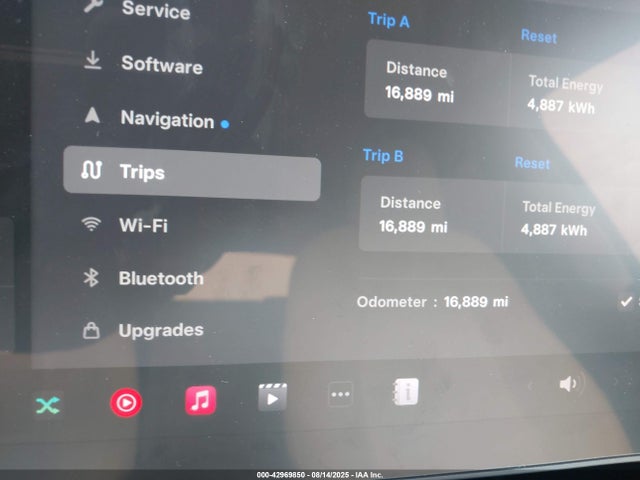 2023 TESLA MODEL Y 7SAYGDEE5PF633389 Photo 6