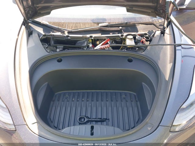 2023 TESLA MODEL 3 5YJ3E1EC7PF690980 Photo 9