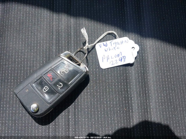 3VV1B7AXXNM015548 Volkswagen Tiguan