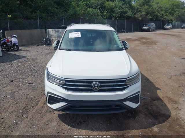 3VV1B7AXXNM015548 Volkswagen Tiguan