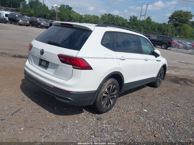 3VV1B7AXXNM015548 Volkswagen Tiguan