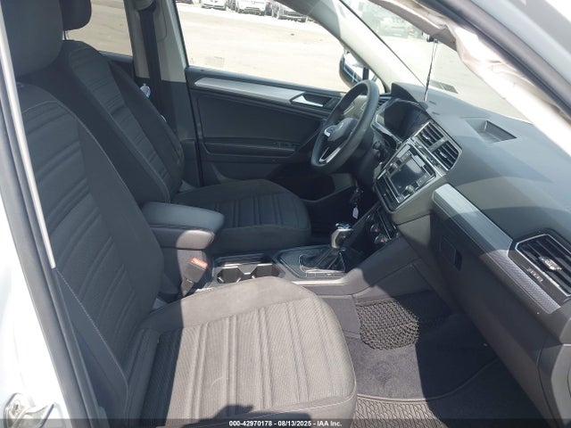 3VV1B7AXXNM015548 Volkswagen Tiguan