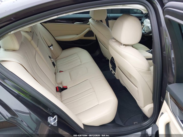 WBAJA9C52JB253305 BMW 530e