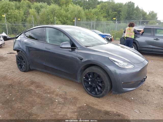 2022 TESLA MODEL Y 7SAYGDEEXNF321274 Photo 0