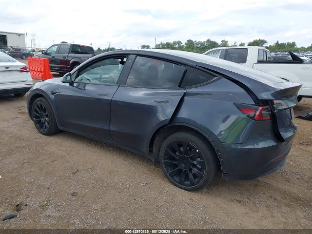 2022 TESLA MODEL Y 7SAYGDEEXNF321274 Photo 2