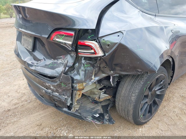 2022 TESLA MODEL Y 7SAYGDEEXNF321274 Photo 5