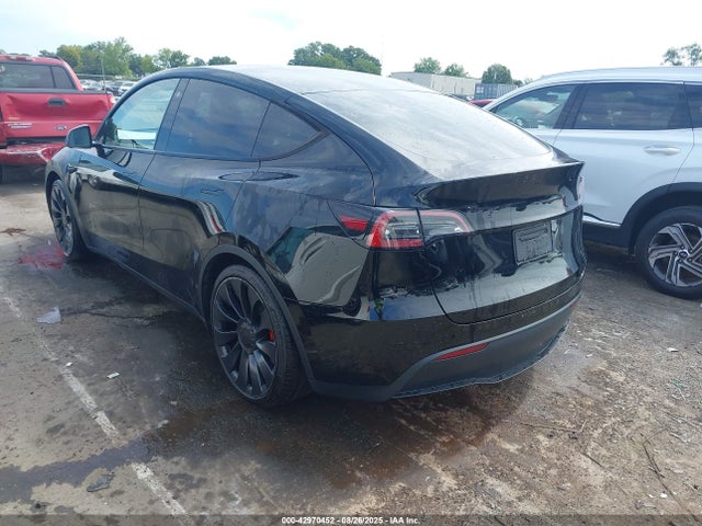 2022 TESLA MODEL Y 7SAYGDEF6NF573872 Photo 2