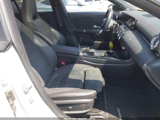 W1K5J4GB2PN349021 Mercedes-Benz m260