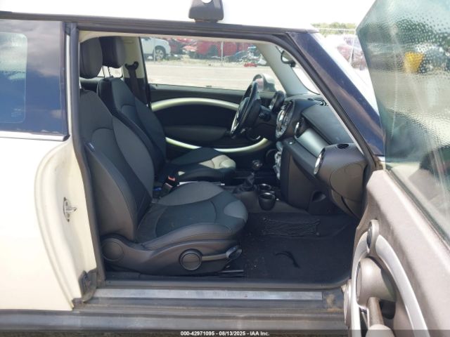 2009 MINI COOPER S CLUBMAN WMWMM33539TP91762 Photo 4