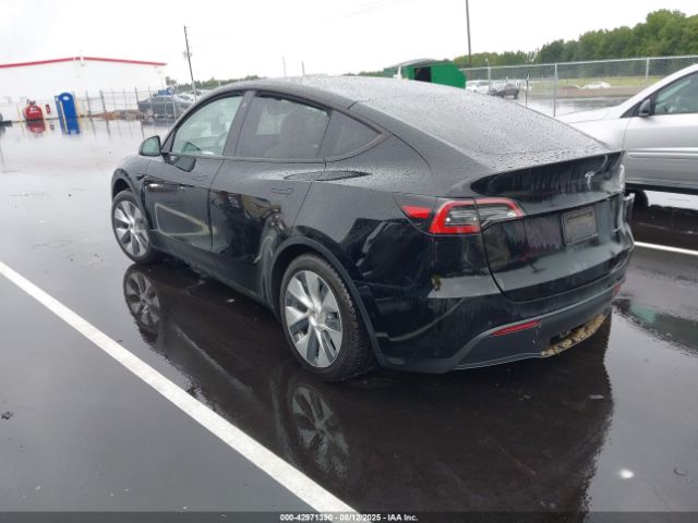 2022 TESLA MODEL Y 7SAYGAEE3NF428987 Photo 2
