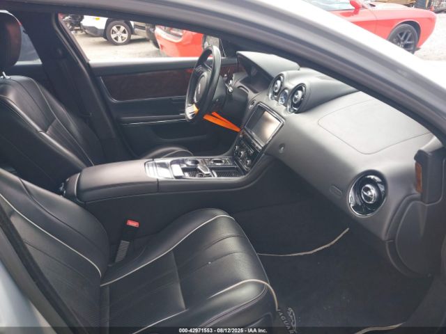 2011 JAGUAR XJ SAJWA1CB5BLV07618 Photo 4