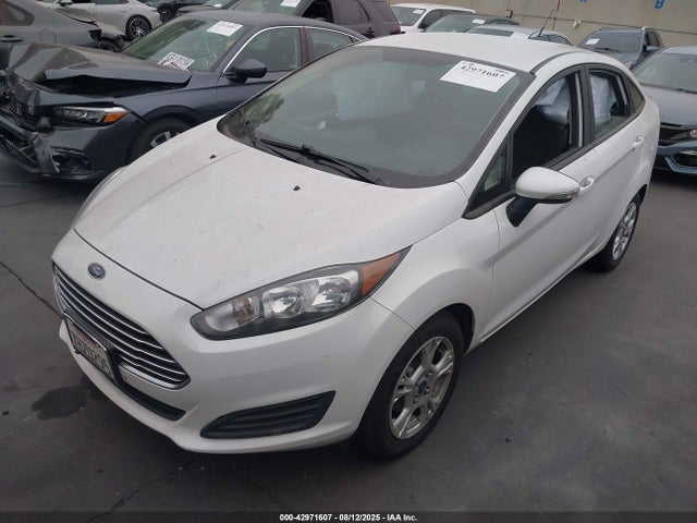 Ford 2015 2015 3FADP4BJ8FM146183 Image 2