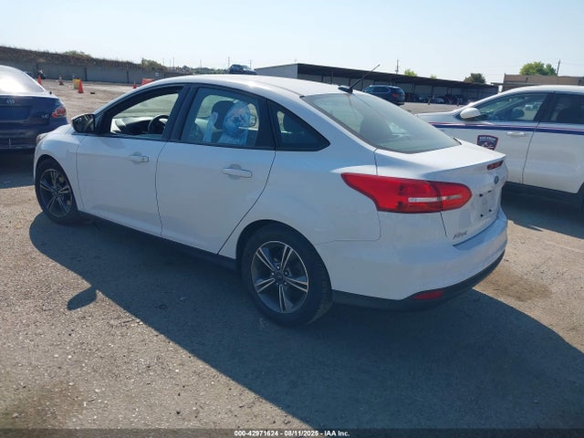 Ford 2016 2016 1FADP3FE0GL293270 Image 3