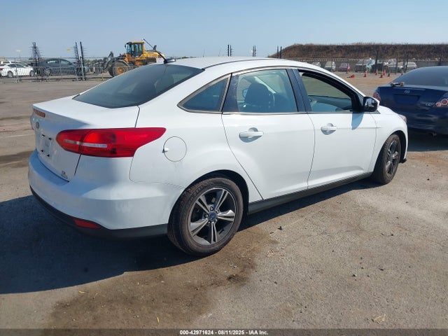 Ford 2016 2016 1FADP3FE0GL293270 Image 4