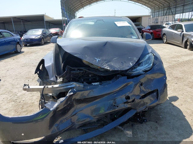 7SAYGDEE9NA001764 Tesla 2022